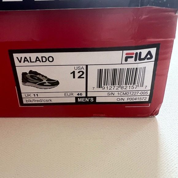 NIB Fila Men's Valado Black, Gray, and Red Active Lifestyle Sneakers 🔥🔥 - Picture 2 of 8